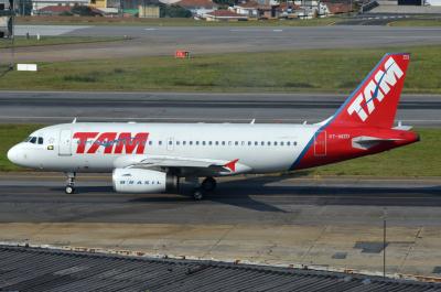 Photo of aircraft PT-MZD operated by TAM Linhas Aereas