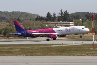 Photo of aircraft HA-LTB operated by Wizz Air