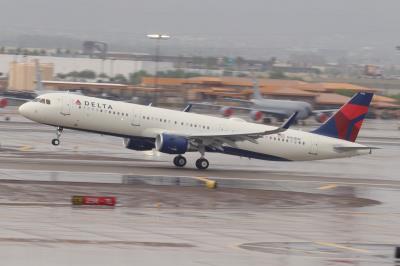 Photo of aircraft N123DW operated by Delta Air Lines
