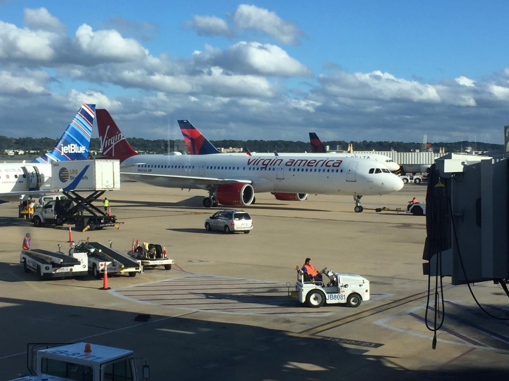 Photo of aircraft N922VA operated by Virgin America