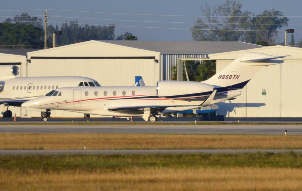 Photo of aircraft N858TH operated by Aircraft Guaranty Corporation Trustee