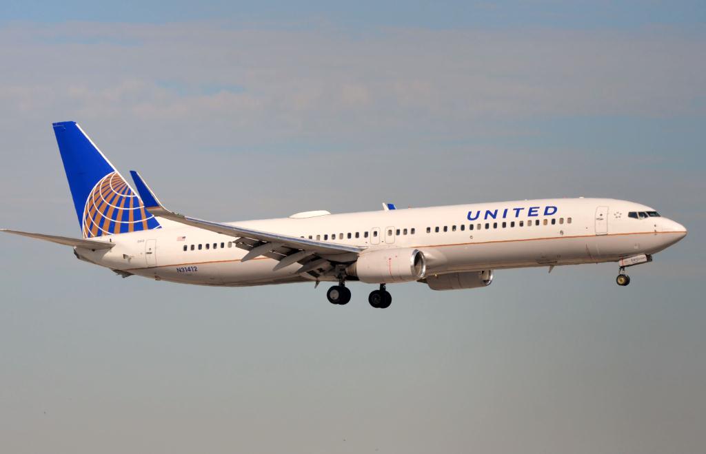 Photo of aircraft N31412 operated by United Airlines