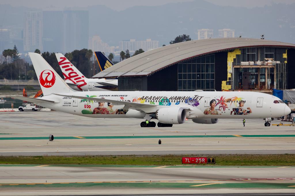 Photo of aircraft JA873J operated by Japan Airlines
