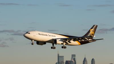 Photo of aircraft N133UP operated by United Parcel Service (UPS)