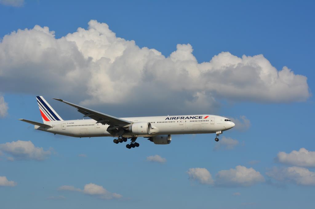 Photo of aircraft F-GZNK operated by Air France