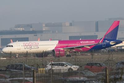 Photo of aircraft G-WUKT operated by Wizz Air UK
