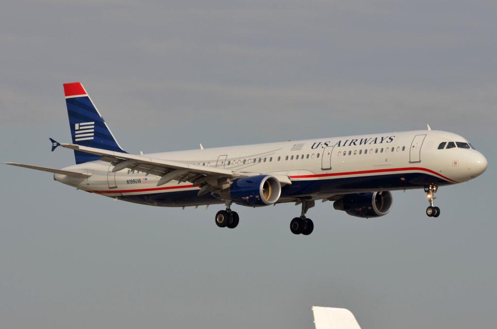 Photo of aircraft N199UW operated by US Airways