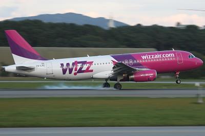Image of aircraft registration HA-LPE - A A320-233 operated by Wizz Air