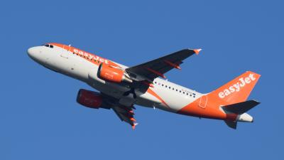 Image of aircraft registration G-EZDX - A A319-111 operated by Easyjet