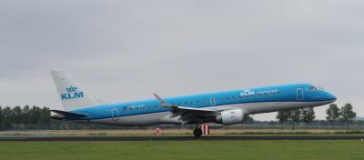 Image of aircraft registration PH-EZL - A ERJ-190-STD (ERJ-190-100) operated by KLM Cityhopper