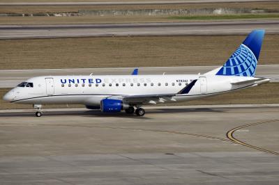 Photo of aircraft N78361 operated by United Express