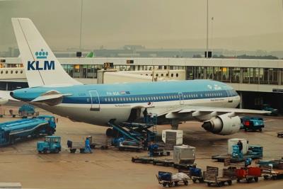 Photo of aircraft PH-AGK operated by KLM Royal Dutch Airlines