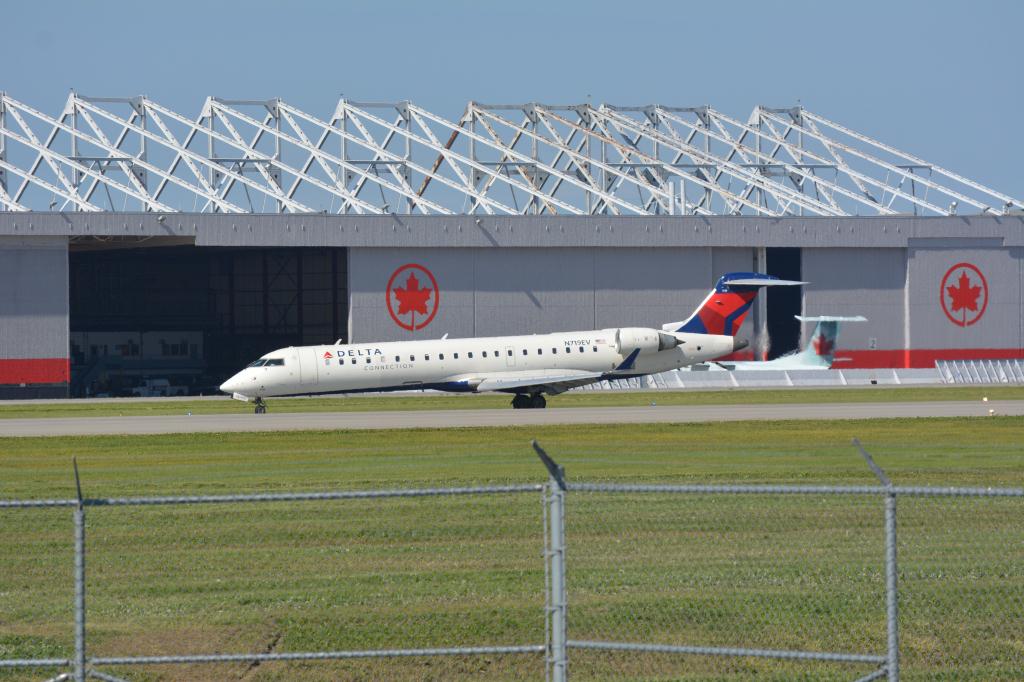 Photo of aircraft N719EV operated by ExpressJet Airlines