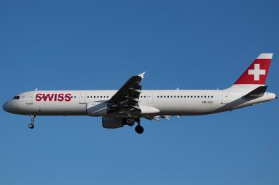 Photo of aircraft HB-IOC operated by Swiss