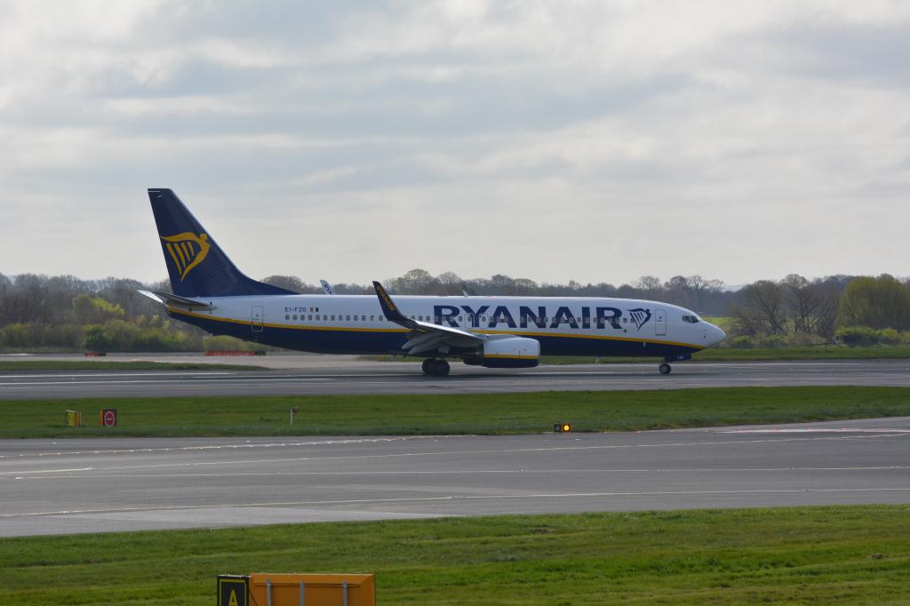 Photo of aircraft EI-FZG operated by Ryanair