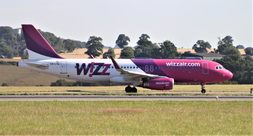 Photo of aircraft HA-LYN operated by Wizz Air