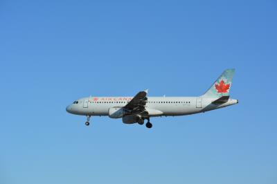 Photo of aircraft C-FTJS operated by Air Canada
