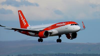 Photo of aircraft G-UZHY operated by easyJet