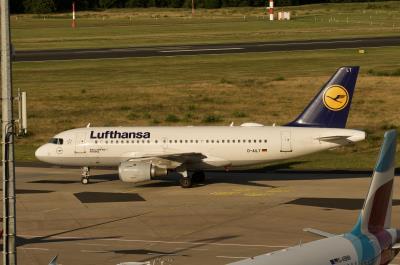 Image of aircraft registration D-AILT - A A319-114 operated by Lufthansa
