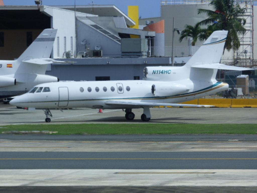 Photo of aircraft N114HC operated by Harsco Corporation