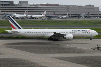 Photo of aircraft F-GZNR operated by Air France