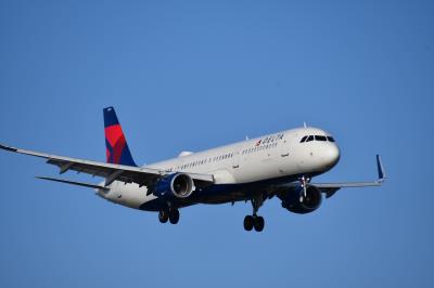 Photo of aircraft N303DN operated by Delta Air Lines