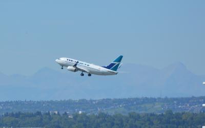 Photo of aircraft C-GWCM operated by WestJet