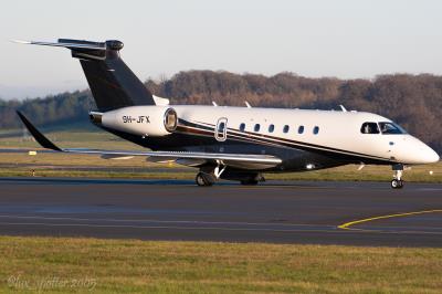 Photo of aircraft 9H-JFX operated by FlexJet Malta