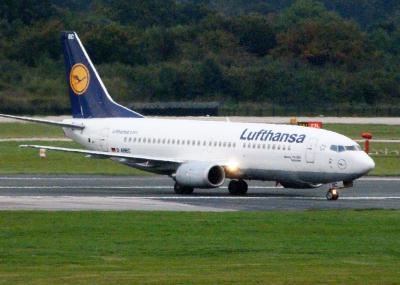 Image of aircraft registration D-ABEC - A 737-330 operated by Lufthansa
