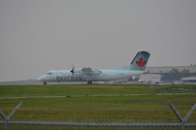 Photo of aircraft C-FADF operated by Air Canada Express