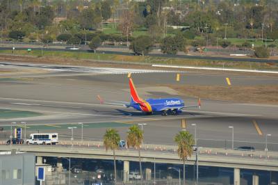 Image of aircraft registration N8325D - A 737-8H4(WL) operated by Southwest Airlines