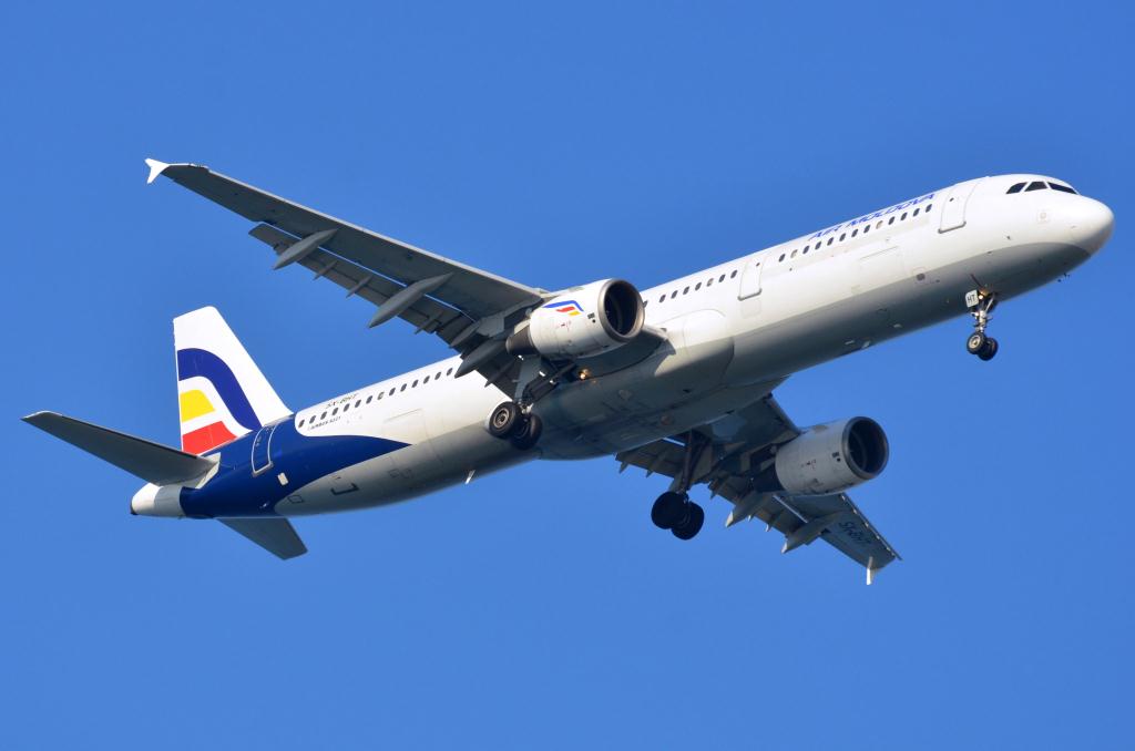 Photo of aircraft SX-BHT operated by Air Moldova