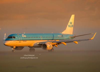 Image of aircraft registration PH-EZK - A ERJ-190-STD (ERJ-190-100) operated by KLM Cityhopper