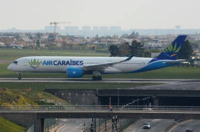 Photo of aircraft F-HNET operated by Air Caraibes