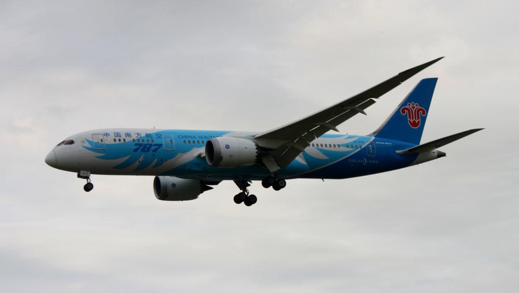 Photo of aircraft B-2736 operated by China Southern Airlines