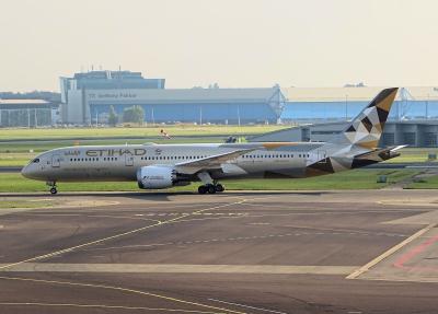 Photo of aircraft A6-BLI operated by Etihad Airways