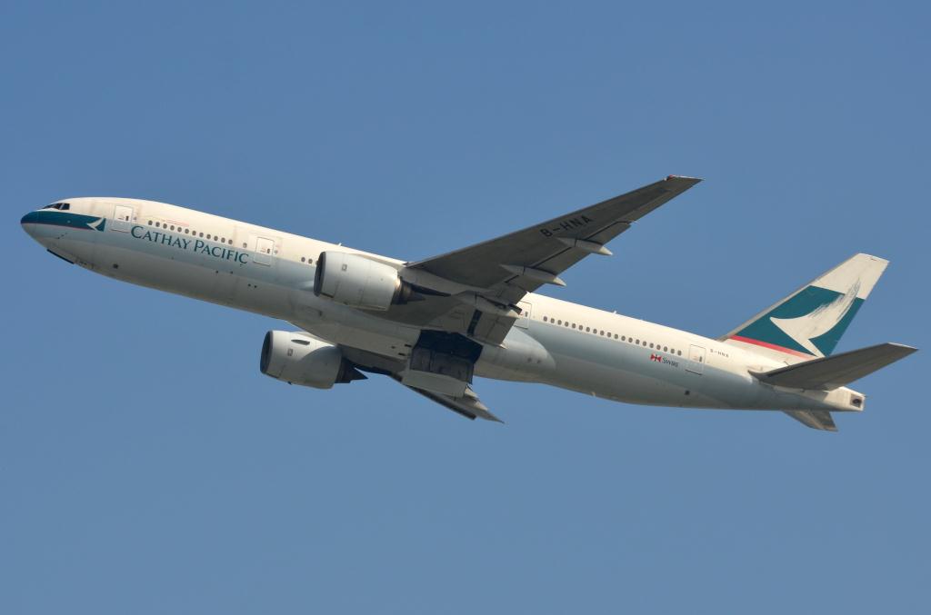 Photo of aircraft B-HNA operated by Cathay Pacific Airways