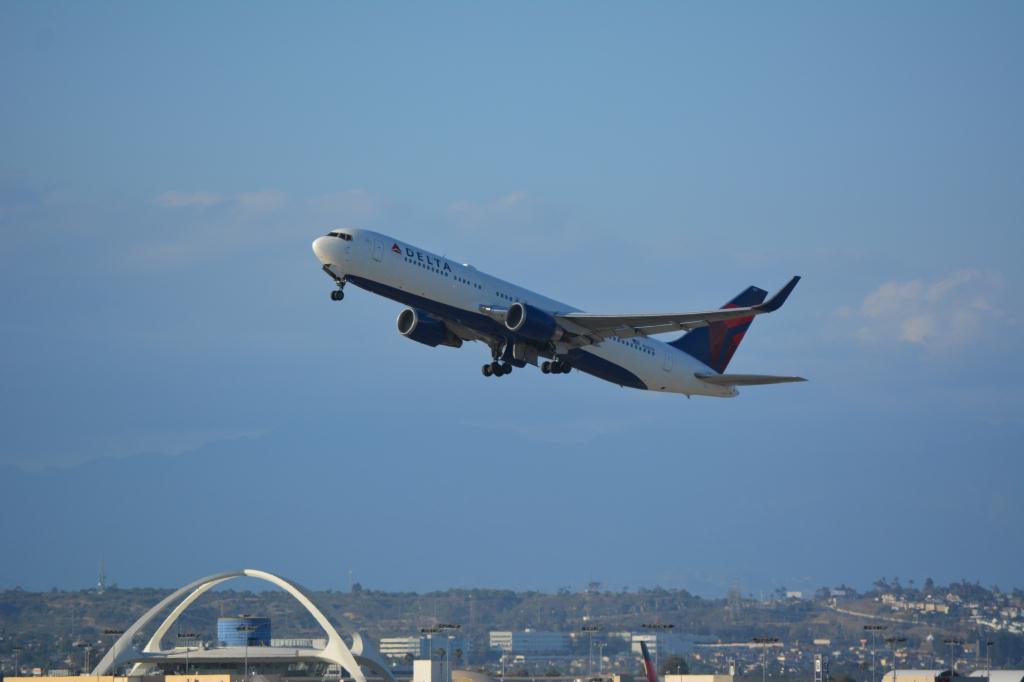 Photo of aircraft N1607B operated by Delta Air Lines
