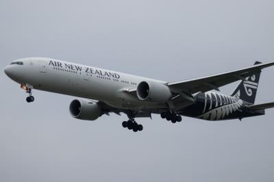 Photo of aircraft ZK-OKM operated by Air New Zealand