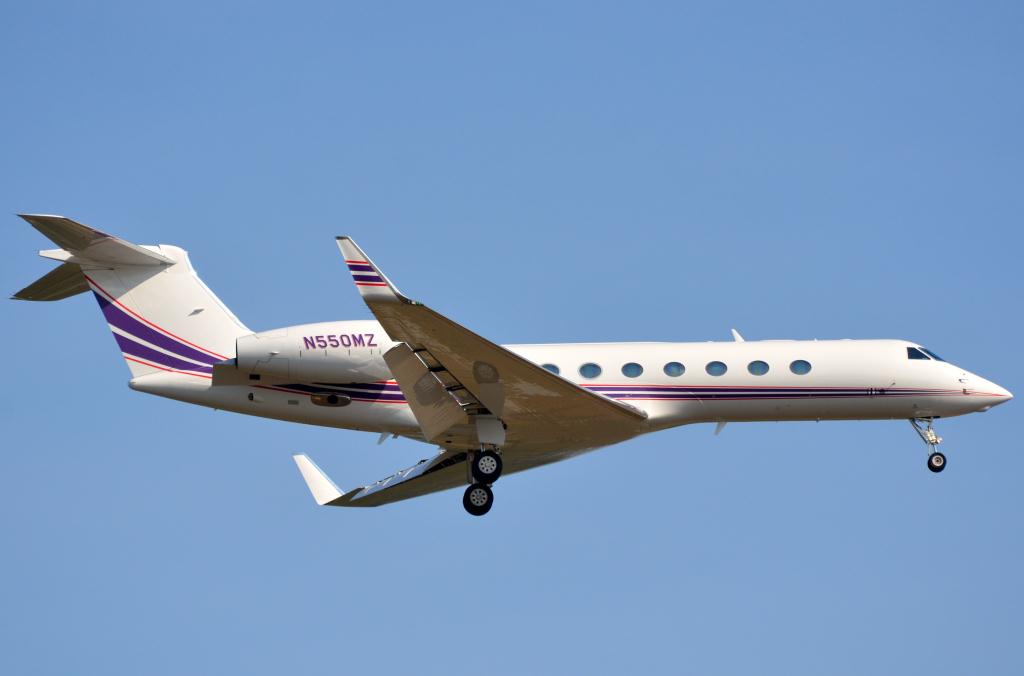 Photo of aircraft N550MZ operated by Redbird Services LLC