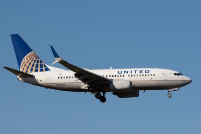 Photo of aircraft N27722 operated by United Airlines