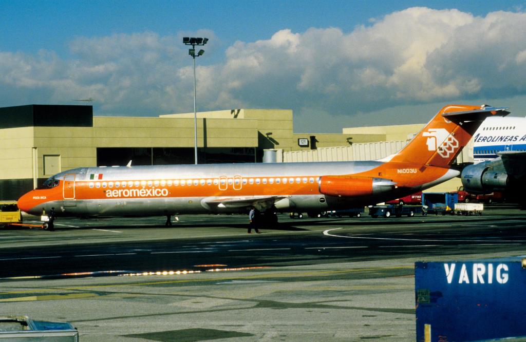 Photo of aircraft N1003U operated by Aeromexico