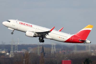 Photo of aircraft EC-LXQ operated by Iberia