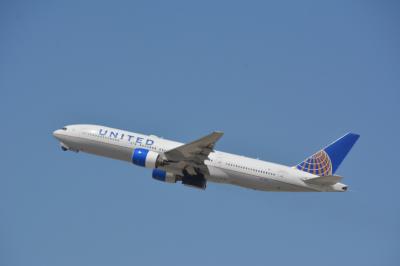 Photo of aircraft N773UA operated by United Airlines