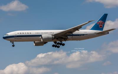 Image of aircraft registration B-2042 - A 777-F1B operated by China Southern Airlines