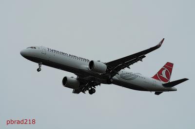Photo of aircraft TC-LSU operated by Turkish Airlines
