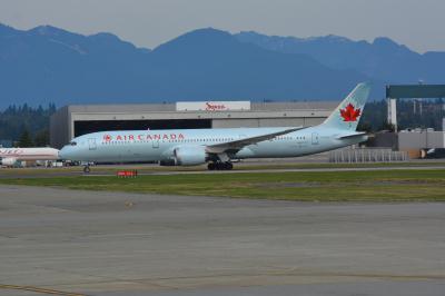 Photo of aircraft C-FGFZ operated by Air Canada