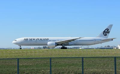 Photo of aircraft ZK-OKU operated by Air New Zealand