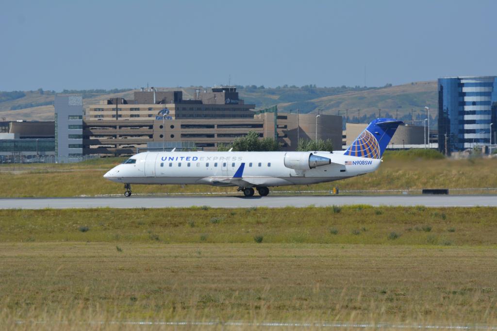 Photo of aircraft N908SW operated by United Express