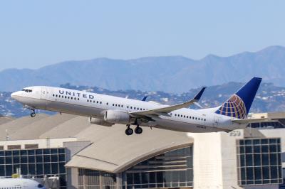 Photo of aircraft N34455 operated by United Airlines